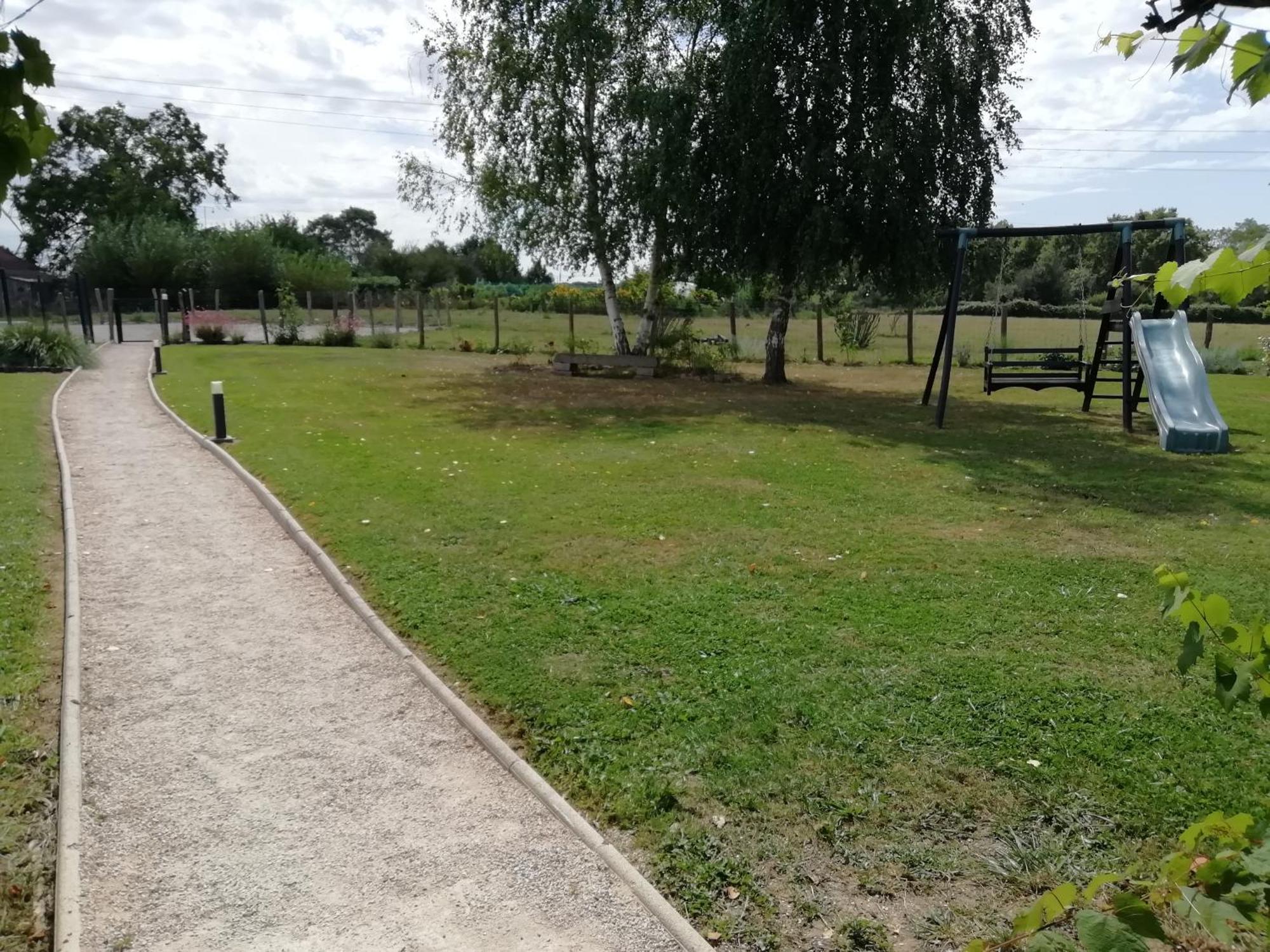 Une Pause A La Campagne Mervans Exteriör bild